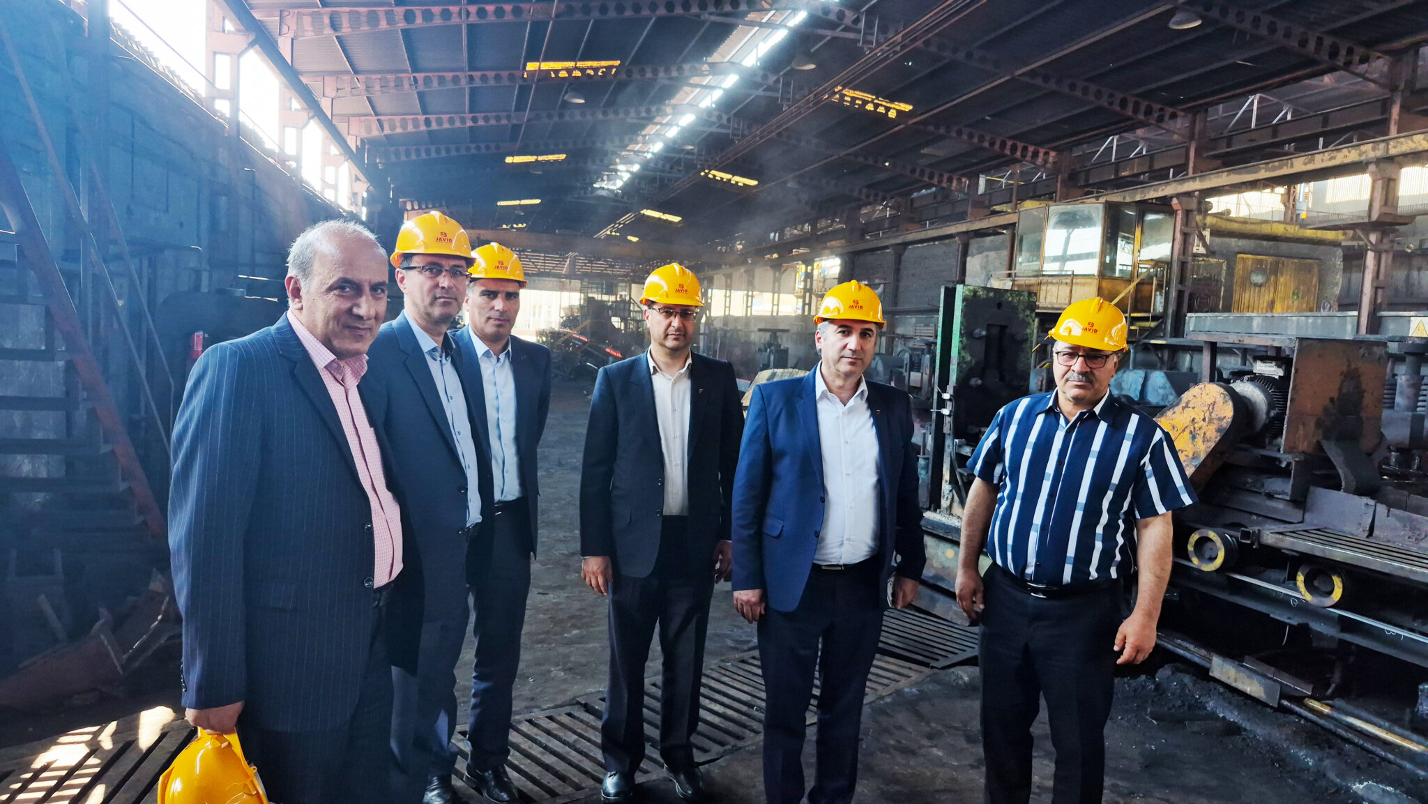 بازدید مدیرکل بانک رفاه آذربایجان شرقی از مجتمع فولاد جاوید بناب