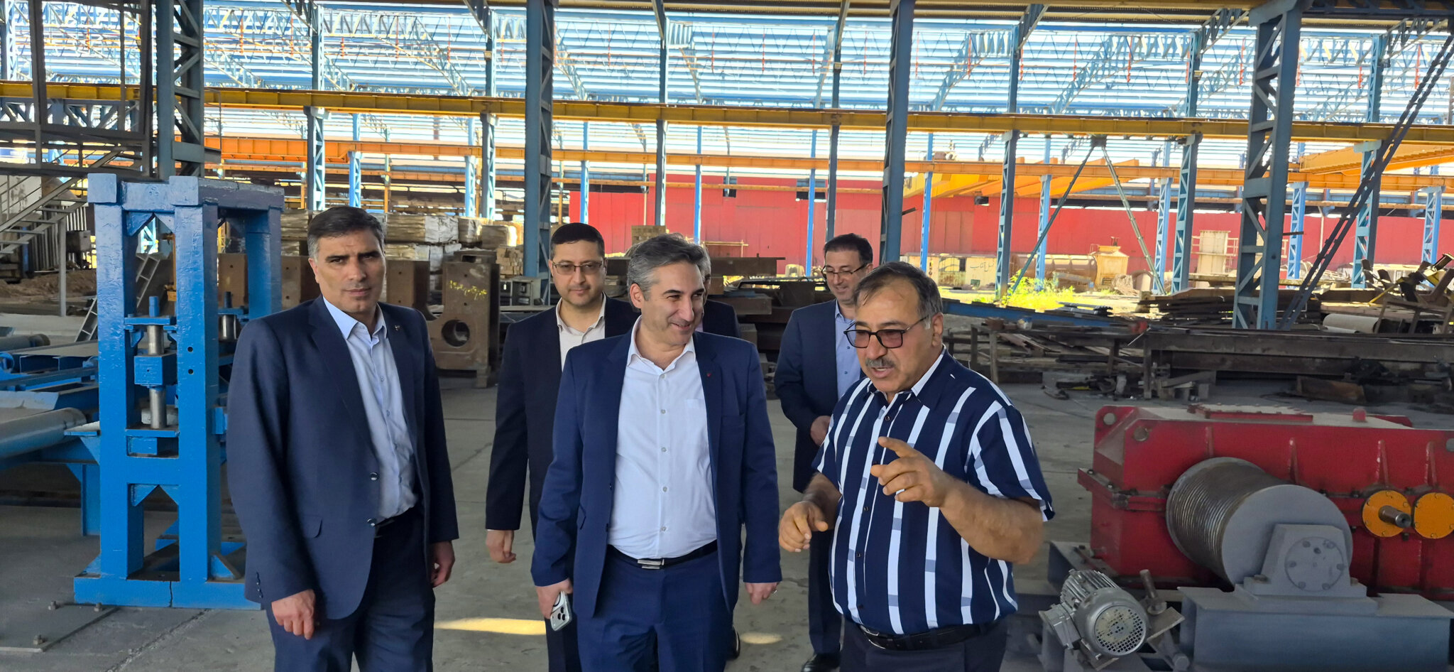 بازدید مدیرکل بانک رفاه آذربایجان شرقی از مجتمع فولاد جاوید بناب